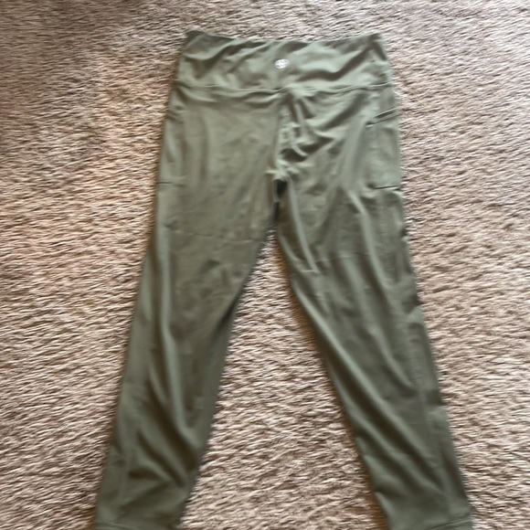 Adrienne Vittadini Olive Green Athletic Leggings - Picture 5 of 8